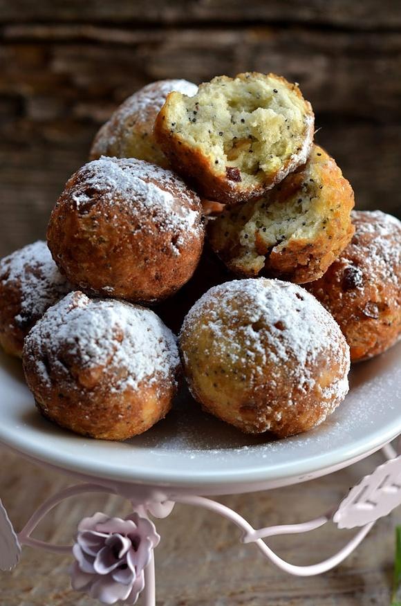 Łatwe i szybkie pączki z makiem i bakaliami