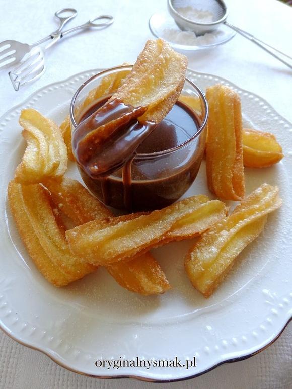 Churros – przepis na hiszpańskie pączki z ciasta parzonego