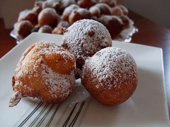 Minipączki serowe - przepis na małe serowe pączki