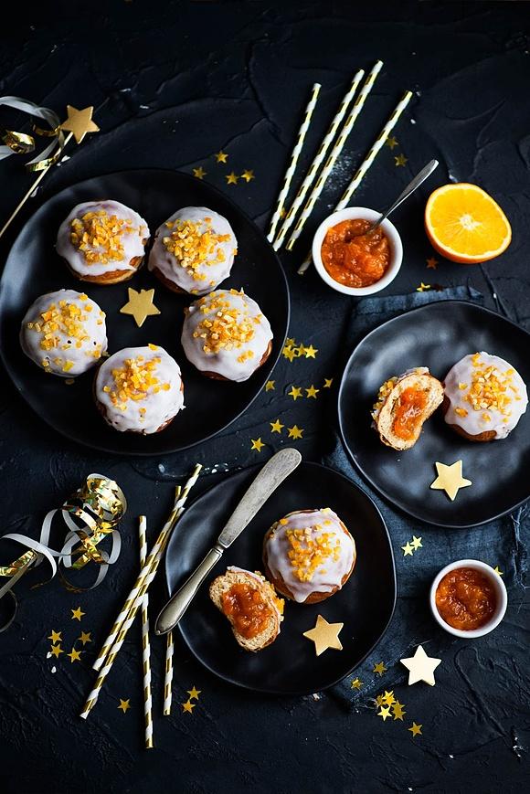 Pączki orkiszowe z konfiturą pomarańczową