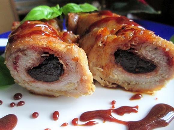 Roladki z szynką parmeńską i suszoną śliwką