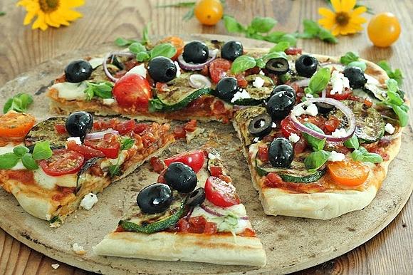 Pizza z grilla z cukinią