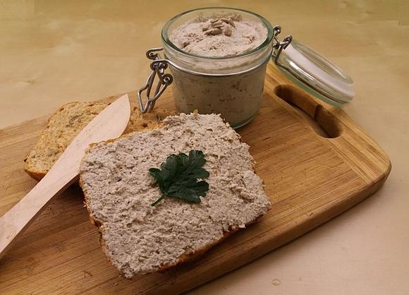 Twarożek ze słonecznika – prosta pasta kanapkowa