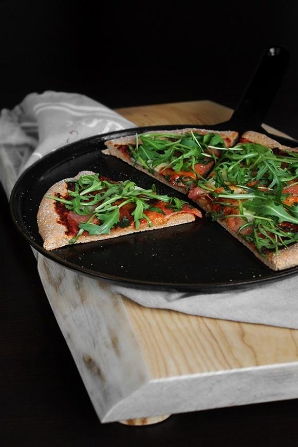 Pizza grahamka fit zdrowa wersja włoskiego przysmaku