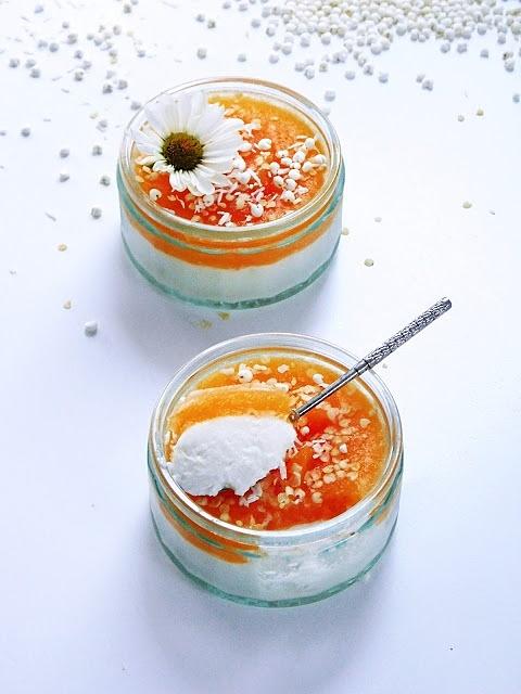 Panna Cotta z brzoskwiniowym musem