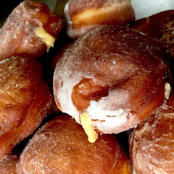 Pączki z kajmakowo-budyniowym kremem