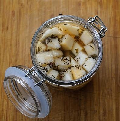Fermentowana brukiew dodatek do kanapek i sałatek