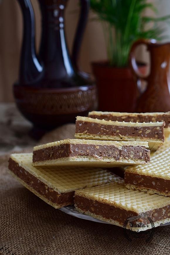 Wafle Bajaderka – słodki deser bez pieczenia z czekoladą, kokosami i orzechami