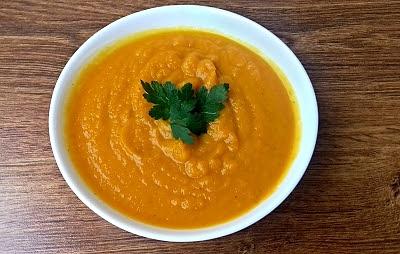 Zupa z pieczonej marchwi