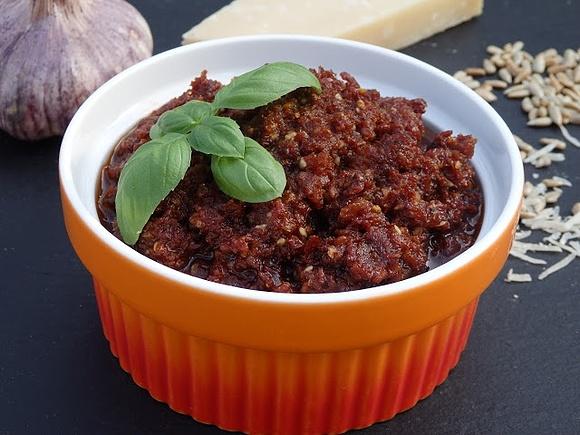 Pesto z suszonych pomidorów