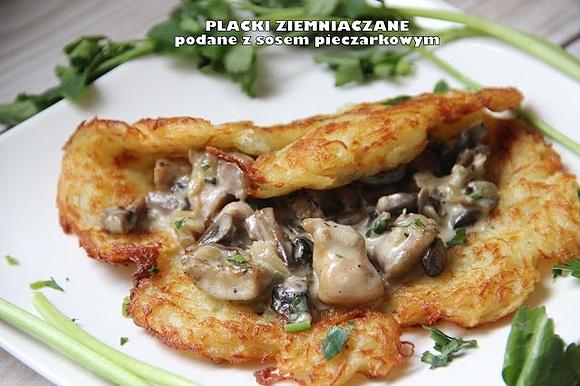 Placki ziemniaczane z sosem pieczarkowym