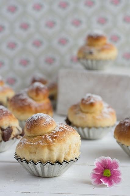 Brioche z kawałkami czekolady