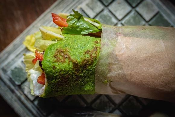 Domowa tortilla i pesto – najzdrowsze zielone jedzenie