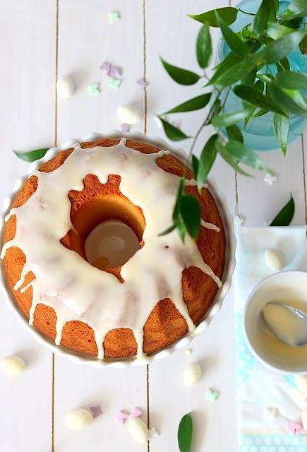 Wielkanocna babka drożdżowa z szafranem