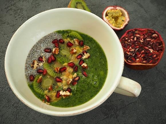 Pudding z nasion chia, kiwi i banana