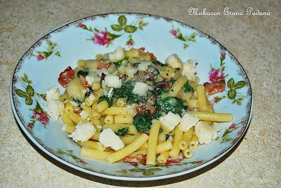 Makaron z Grana Padano, rukolą i boczkiem