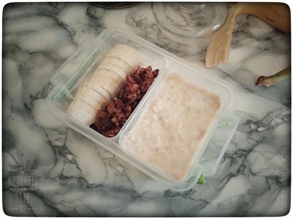 Nocna owsianka z masłem orzechowym do lunch boxu