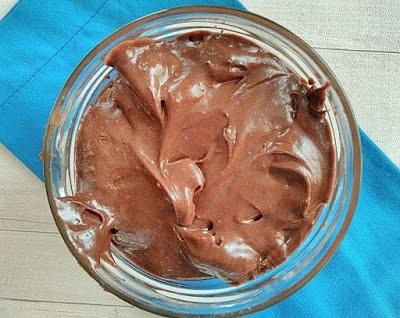 Krem z orzechów laskowych i czekolady domowa Nutella