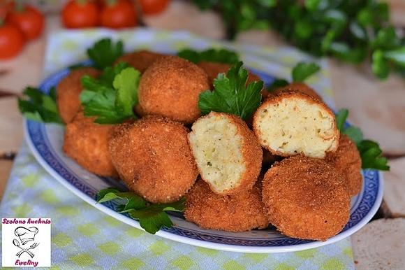 Ziemniaczane kuleczki z serem i czosnkiem
