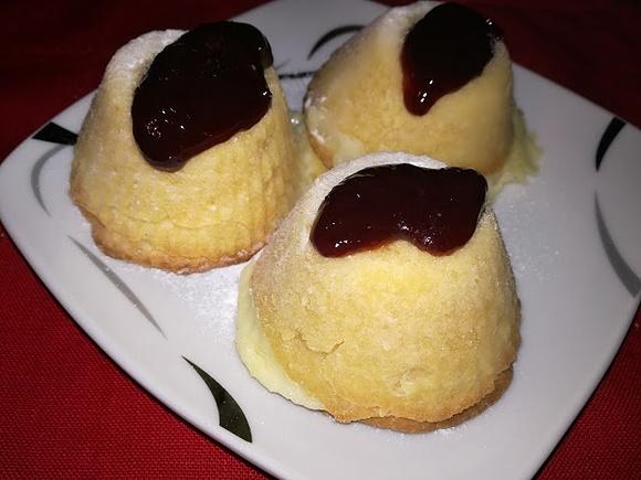 Kruche muffiny z budyniem