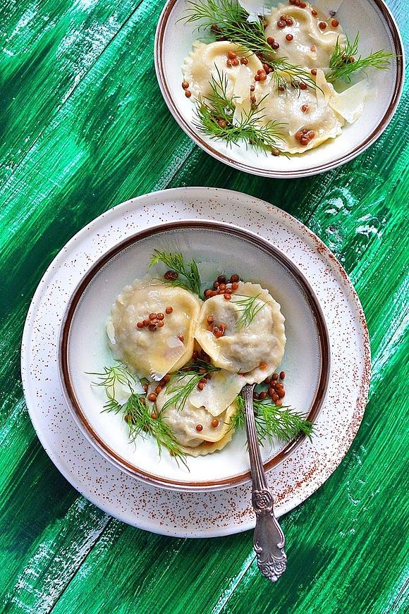 Ravioli z soczewicą i parmezanem