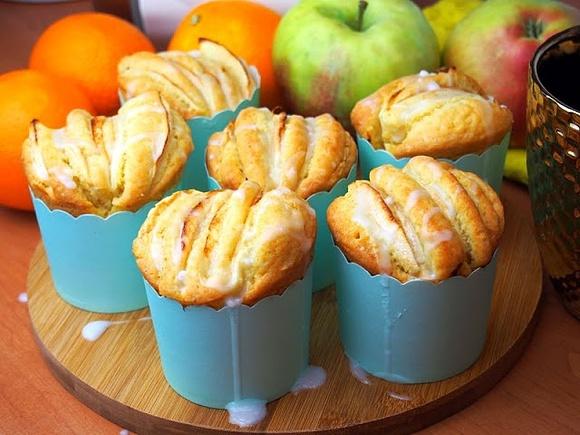 Muffinki z jabłkami