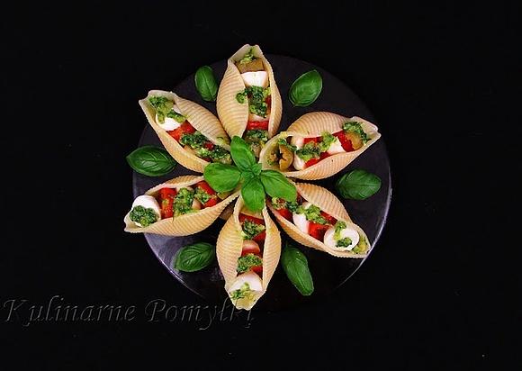 Muszelki na jeden kęs z pesto i warzywami