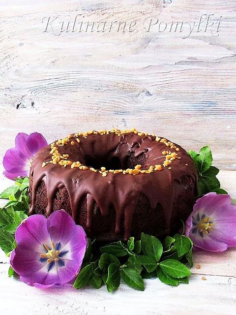 Czekoladowa babka z marcepanem