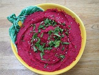 Hummus z buraka