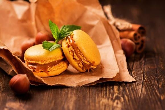 Karmelowe macarons