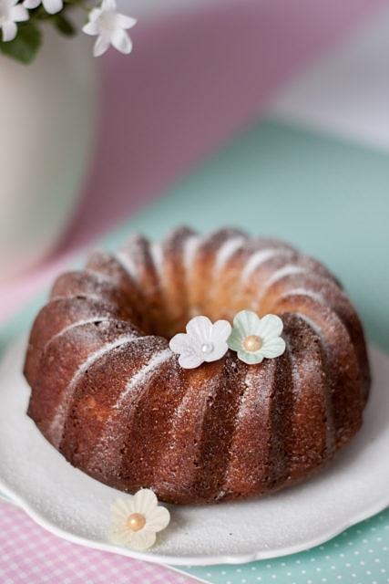 Bananowa babka jaglana z budyniem bez cukru i glutenu