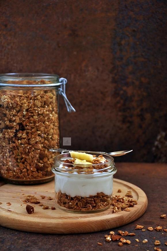 Granola sezamowa z morwą