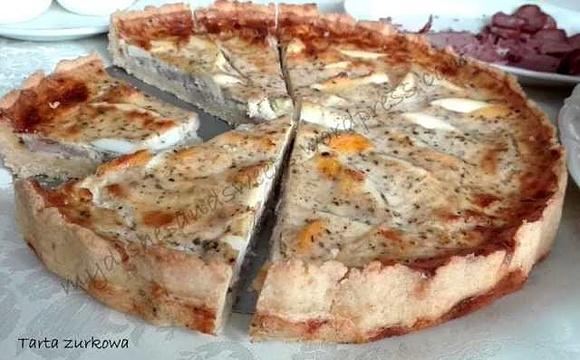 Tarta żurkowa z białą kiełbasą i jajkami