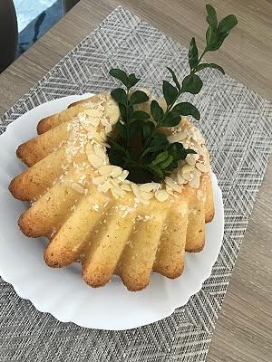 Babka cytrynowa na Wielkanoc z lukrem