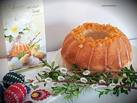 Wielkanocna babka drożdżowa z pomarańczową nutą