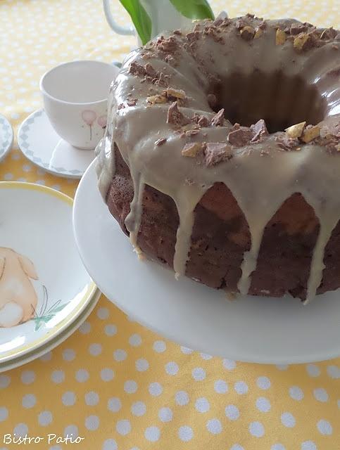 Babka marmurkowa z polewą chałwową