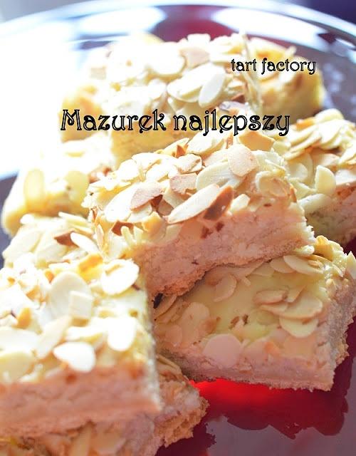 Mazurek migdałowy z prażonymi migdałami i białą czekoladą