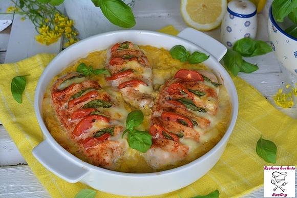 Zapiekany kurczak na puree kukurydziano-ziemniaczanym