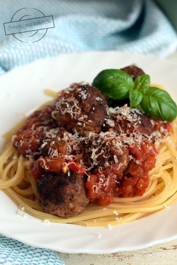 Spaghetti z klopsikami w sosie pomidorowym Jamie Olivera