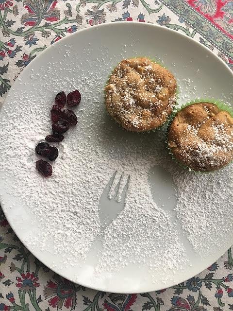 25 muffiny pełnoziarniste z jabłkami