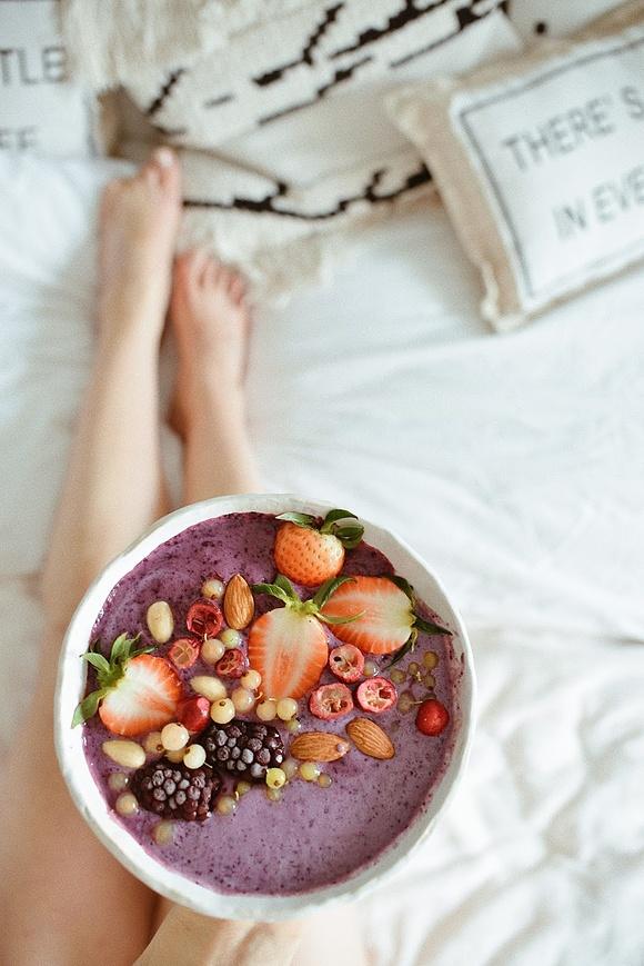 Smoothie bowl - zdrowe i kolorowe śniadanie