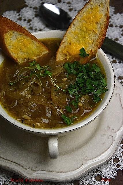Zupa cebulowa z grzankami