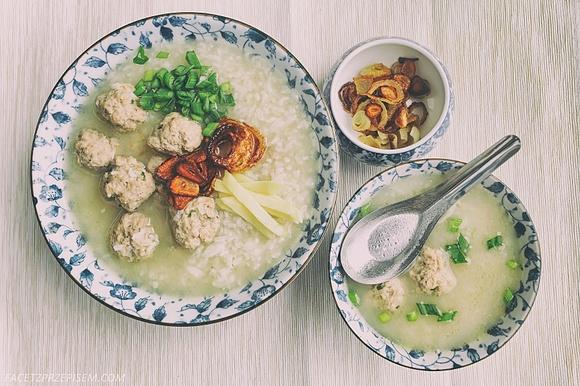 Chińska owsianka z ryżu congee