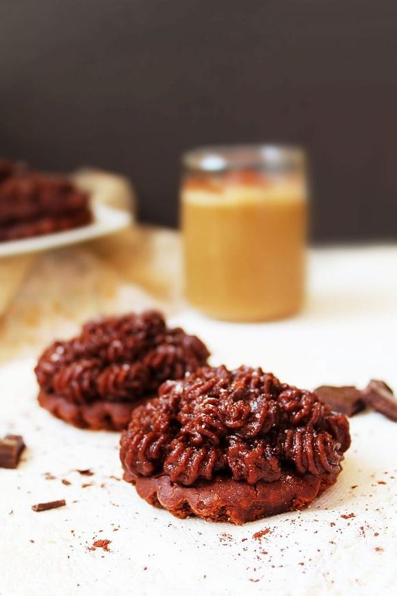 Babeczki brownie czekoladowe z kremem wegańskim bezglutenowe