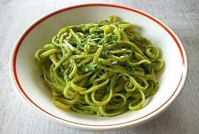 Makaron z pesto pietruszkowym