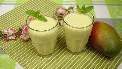 Lassi z mango - słodki napój owocowy z Indii
