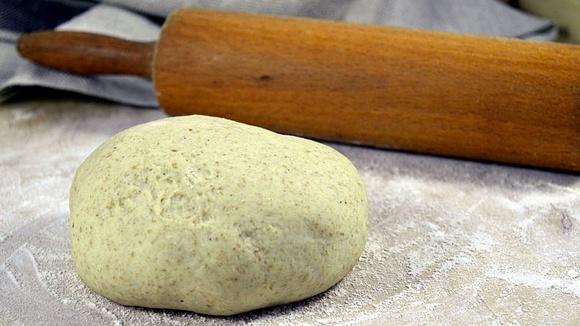 Pełnoziarniste ciasto na pizzę