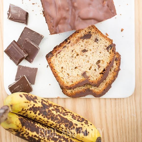 Chlebek bananowy z czekoladą - szybkie i puszyste ciasto