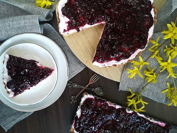 Tarta z ricottą i jeżynami