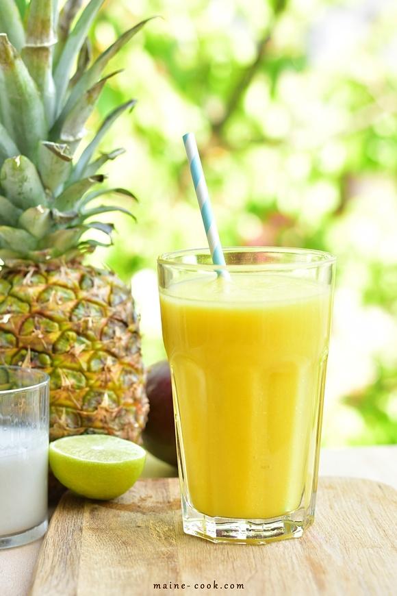 Smoothie ananas mango kokos limonka